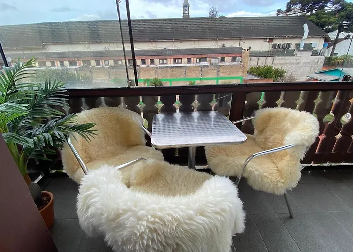 BELÍSSIMO apartamento no CENTRO de Gramado