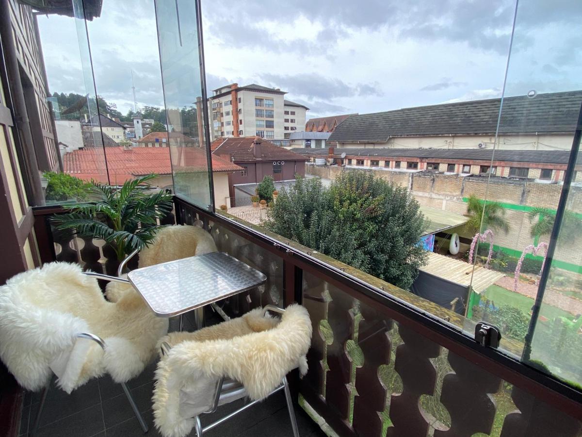 Belíssimo No Centro De Apartamento Gramado